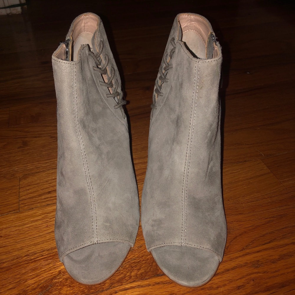 BRAND NEW NEVER WORN GRAY SUEDE HEELS